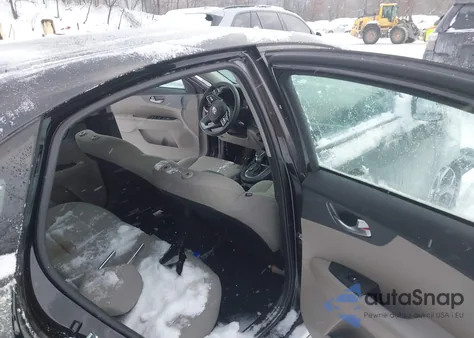 2021 Kia Forte Lxs z USA, uszkodzony, nr VIN 3KPF24AD9ME357431